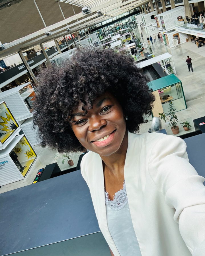 Cécile, fondatrice d'Izypaper, à Station F Paris
